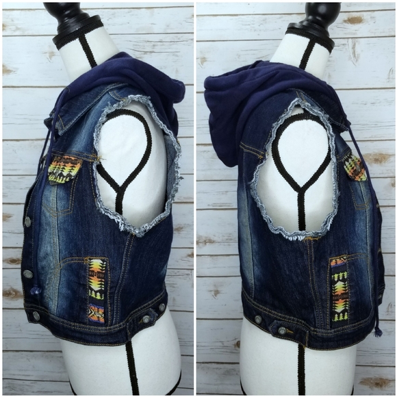 Rue21 Sleeveless Button Up Jean Vest with Hoodie Size Large - Picture 6 of 7